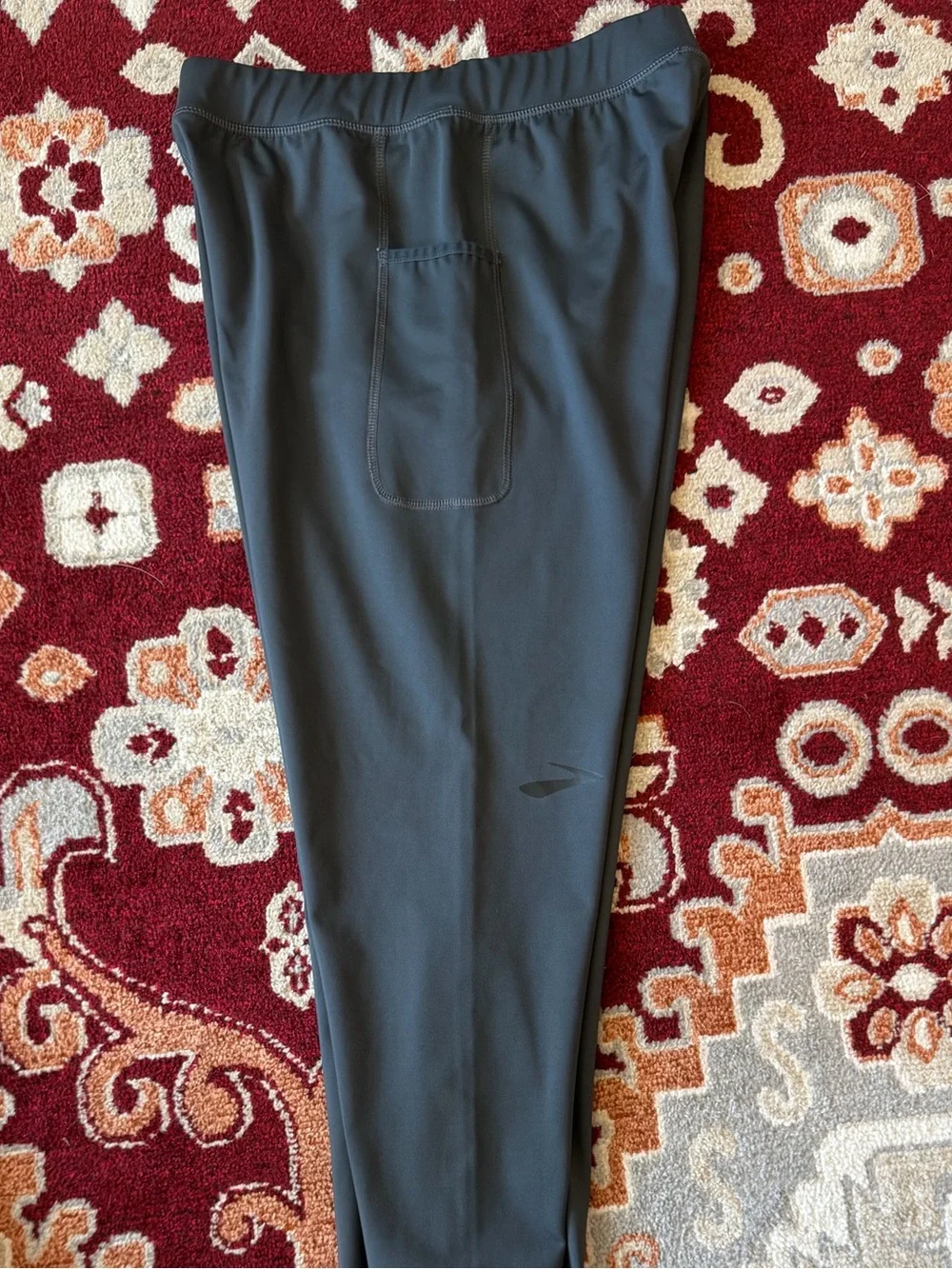 Brooks Running drop pockets